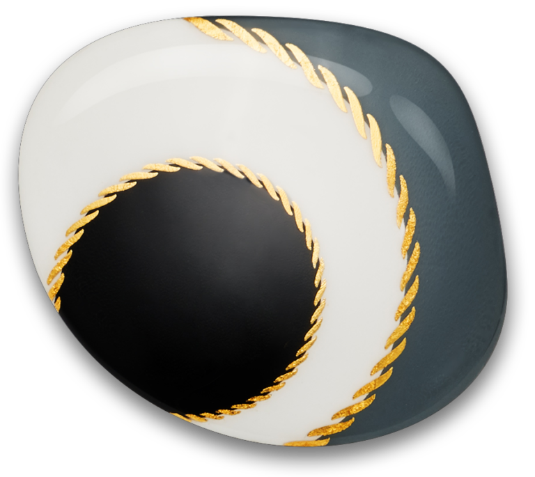 Sixty-six Yellow Gold Onyx G03v